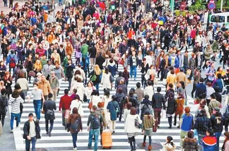 联合国报告：世界人口预计今年11月突破80亿