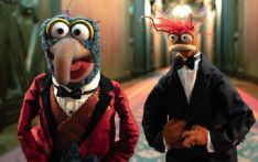 Gonzo and Miss Piggy invite you to the 'Muppets Haunted Mansion'