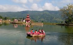 प्राकृतिक वातावरणमा रमाउँदै आनन्द लिन- ‘तालपोखरा’