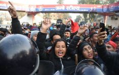 南亚网络电视丨火烧出租车、60人逮捕、 普尼派系发起的大罢工影响了尼泊尔正常生活