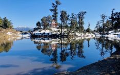 पर्यटकको पर्खाइमा बराह ताल, सेताम्मे हिउँले झनै मनमाेहक
