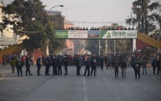 火烧出租车、60人逮捕、 普尼派系发起的大罢工影响了尼泊尔正常生活