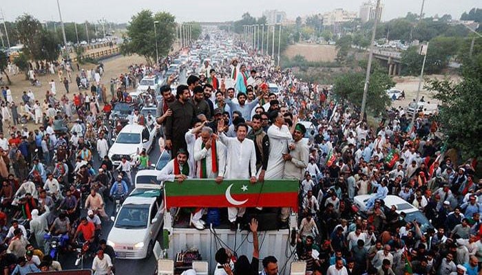 1013572_2949498_pti-protest_akhbar (1)