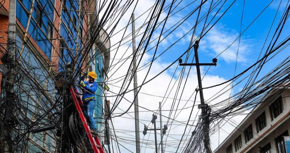 internet-wire-kathmandu-pole-1024x539
