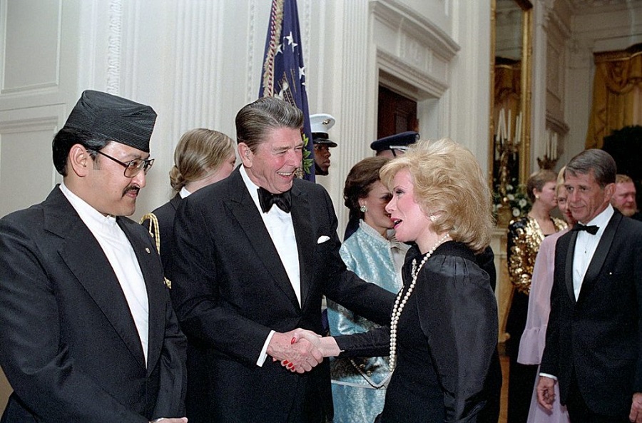 Birendra-Bir-Bikram-Shah-Dev-of-Nepal-with-US-President-Ronald-Reagan-1024x675