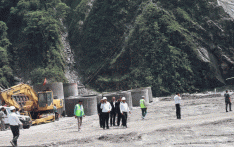 尼印合资阿伦三期水电工程隧道坍塌造成一名工人死亡 两人受伤