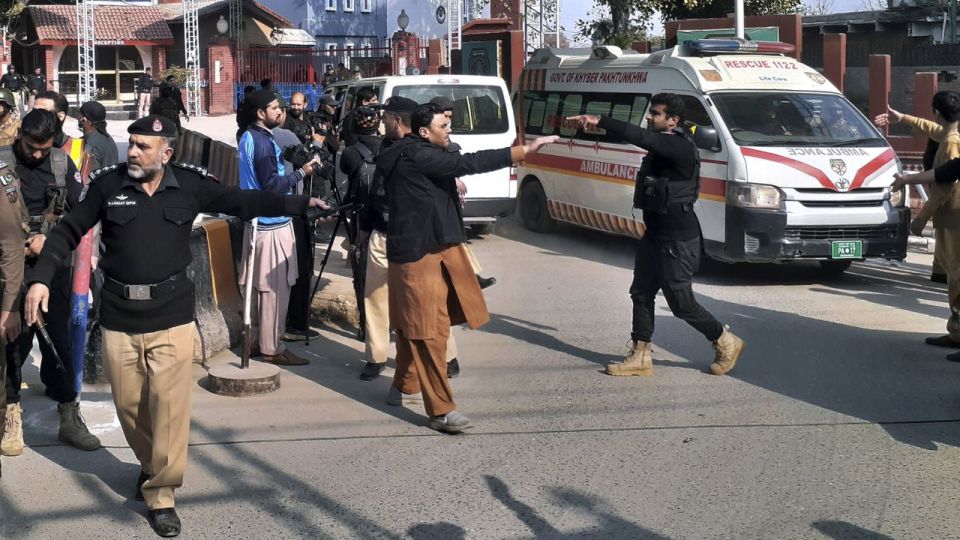 230130094830-01-peshawar-mosque-013023