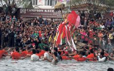  पोखरीमा गहना खोज्ने जात्रा