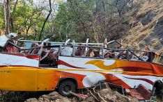载有音乐家的巴士在印度西部相撞，造成13人死亡29人受伤