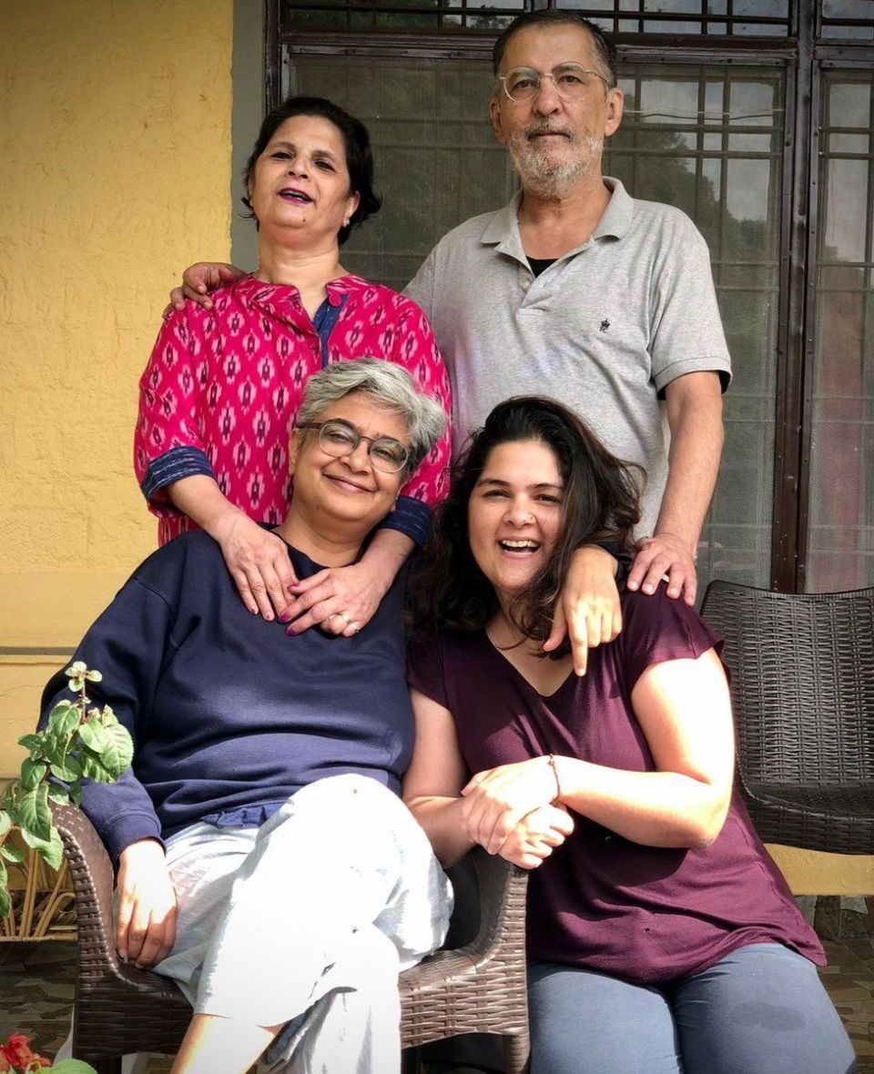 Ankita Khanna 和 Kavita Arora 博士与前者的父母