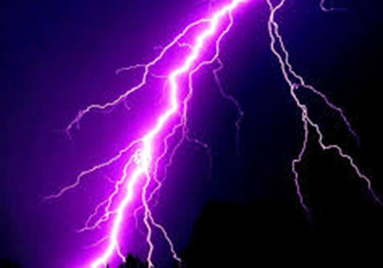 Lightning-57cfc7ac3e76b2.79191331_gxo39fNjvs