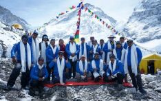 尼泊尔雪人集团董事长拉克巴·索南·夏尔巴攀登珠峰