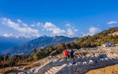 尼泊尔山村建造 60 公里山寨“长城”吸引游客