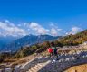 尼泊尔山村建造 60 公里山寨“长城”吸引游客