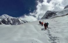 अनुकूल मौसमपछि आरोहीहरु धौलागिरिको चुचुरोतर्फ