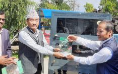 विद्यालयलाई वन वातावरणसम्बन्धी पाठ्यसामग्री प्रदान