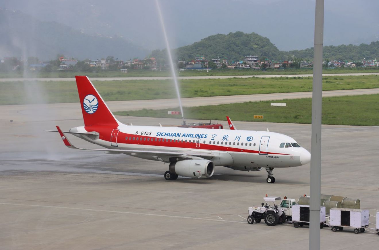 博卡拉国际机场迎接首架国际航班