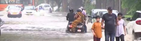 印度北部遭遇暴雨 多地洪水泛滥已造成15人死亡