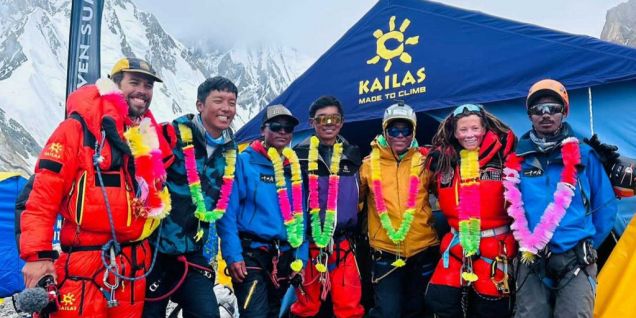 23名登山者成功登顶乔戈里峰