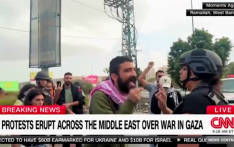 巴勒斯坦抗议者愤怒打断CNN记者报道：“你们在这里不受欢迎！”