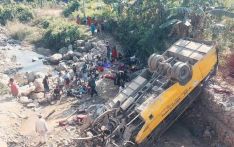 乌代浦校车坠崖造成3人死亡36人受伤