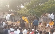 印度北方邦一堵墙倒塌 造成7人死亡