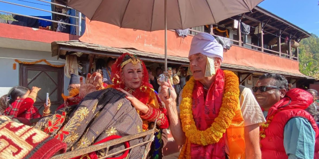 गुरुङ संस्कृतिमा विवाह गर्न बेलायती देखि तनहुँमा(फोटो फिचर)