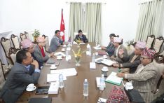 महशुल पनि उठ्ने, उद्योग पनि चल्ने बिकल्पमा जानुपर्छः प्रधानमन्त्री