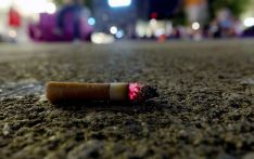 外媒：斯洛伐克首都启动废弃烟头回收利用计划，将其用作铺路材料