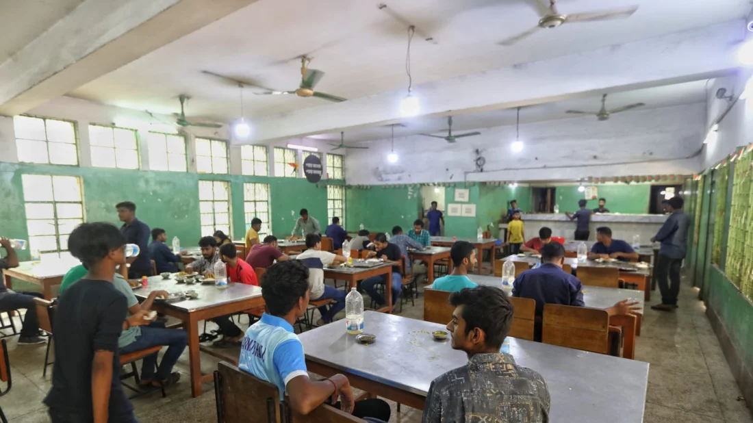 The canteen at Jagannath Hall is used by many male students due to its convenient location by the TSC. Photo: Ahadul Karim Ahad/Dhaka Tribune