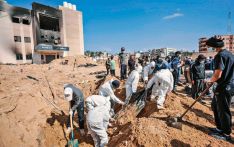 加沙医院乱葬坑发现数百具尸体，美国称不支持独立调查：等以色列提供更多信息