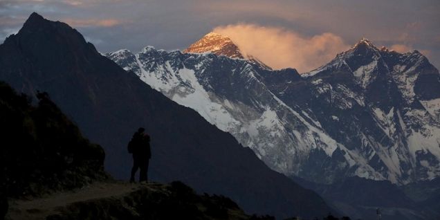 尼政府任命77名高山联络官 65名中国登山者获珠峰许可