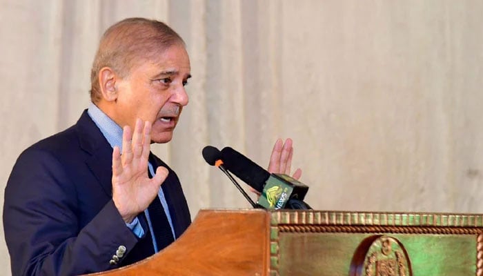 Prime Minister Shehbaz Sharif is addressing a dinner gathering hosted in the honour of visiting delegation of Saudi Arabia in Islamabad on May 6, 2024. — PID