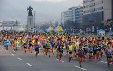 汽车闯入跑道、路线介绍不足……乱象频发，韩国马拉松安全隐患多