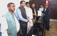 मधेश सरकारबाट एमाले र माओवादी बाहिरिए : आठ मन्त्रीको राजीनामा