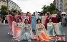 中国汉服方阵首次亮相柏林文化狂欢节