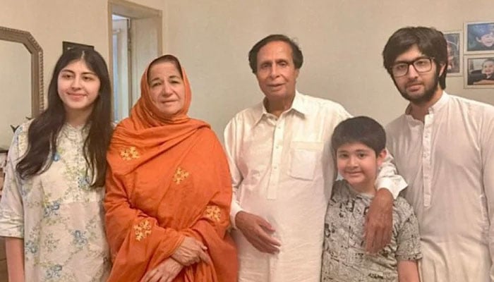PTI  President Parvez Elahi (third right) with his family members in Lahore, on May 21, 2024. — X/@PTIofficial