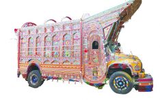 巴基斯坦卡车，行走的万花筒