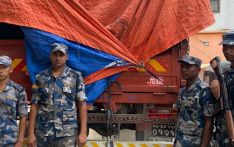धनुषाबाट २३ लाख बराबरको काजु किसमिस बरामद