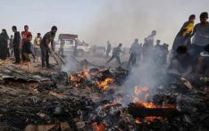 拉法难民营再次遭受空袭 21人丧生