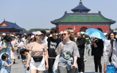Why are foreign tourists heading to China now？