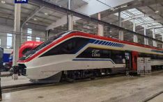 首次进入欧洲！中国研制的匈塞铁路高速动车组在塞尔维亚亮相