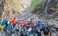 मनासलुमा दस हजार पर्यटक