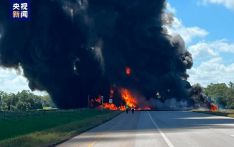美国得克萨斯州一辆油罐车发生爆炸 2人重伤