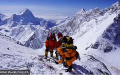 喜马拉雅山：如何从“死亡地带”运回遇难登山者遗体