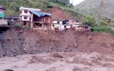 रुकुम पश्चिममा बाढीले पाँच घर बगाउँदा तीन बालिकाको मृत्यु