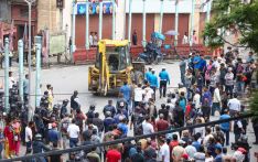 तीन दिनपछि न्यूरोडबाट फिर्ता भयाे महानगरकाे डोजर, फुटपाथ विस्तार अलपत्र
