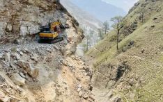 ५ किलोमिटर चट्टान फोडेपछि सडकसँग जोडिएका बस्तीहरू