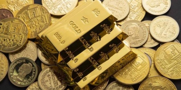 Gold surges by Rs 2,200 to reach new high; Silver also sees gains