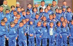 सामुदायिक वन समूहद्वारा न्यानो कपडा र विद्युत् मिटरबक्स